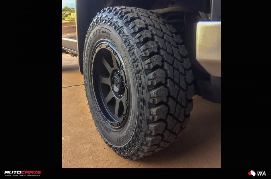 TOYOTA FJ CRUISER ADDICT 2 XD MATTE BLACK